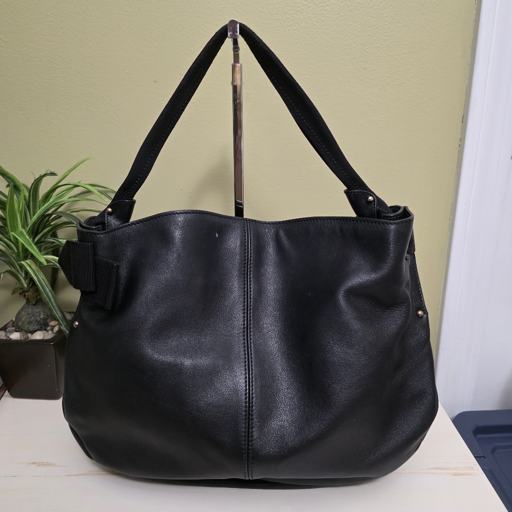 Salvatore Ferragamo | Black Leather Vara Bow Shoulder Bag